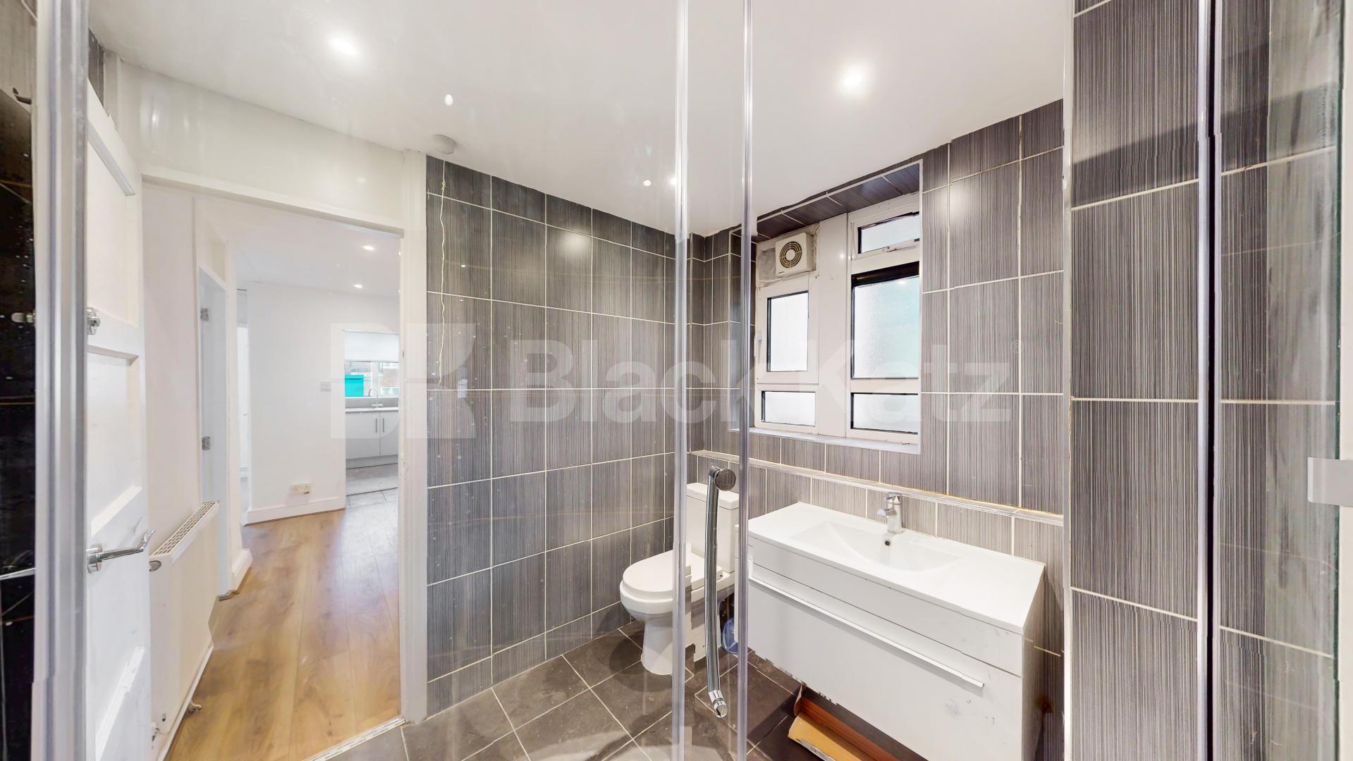 Newly refurbished three double bed flat in the heart of St Johns Wood St Johns Wood Road, St Johns Wood